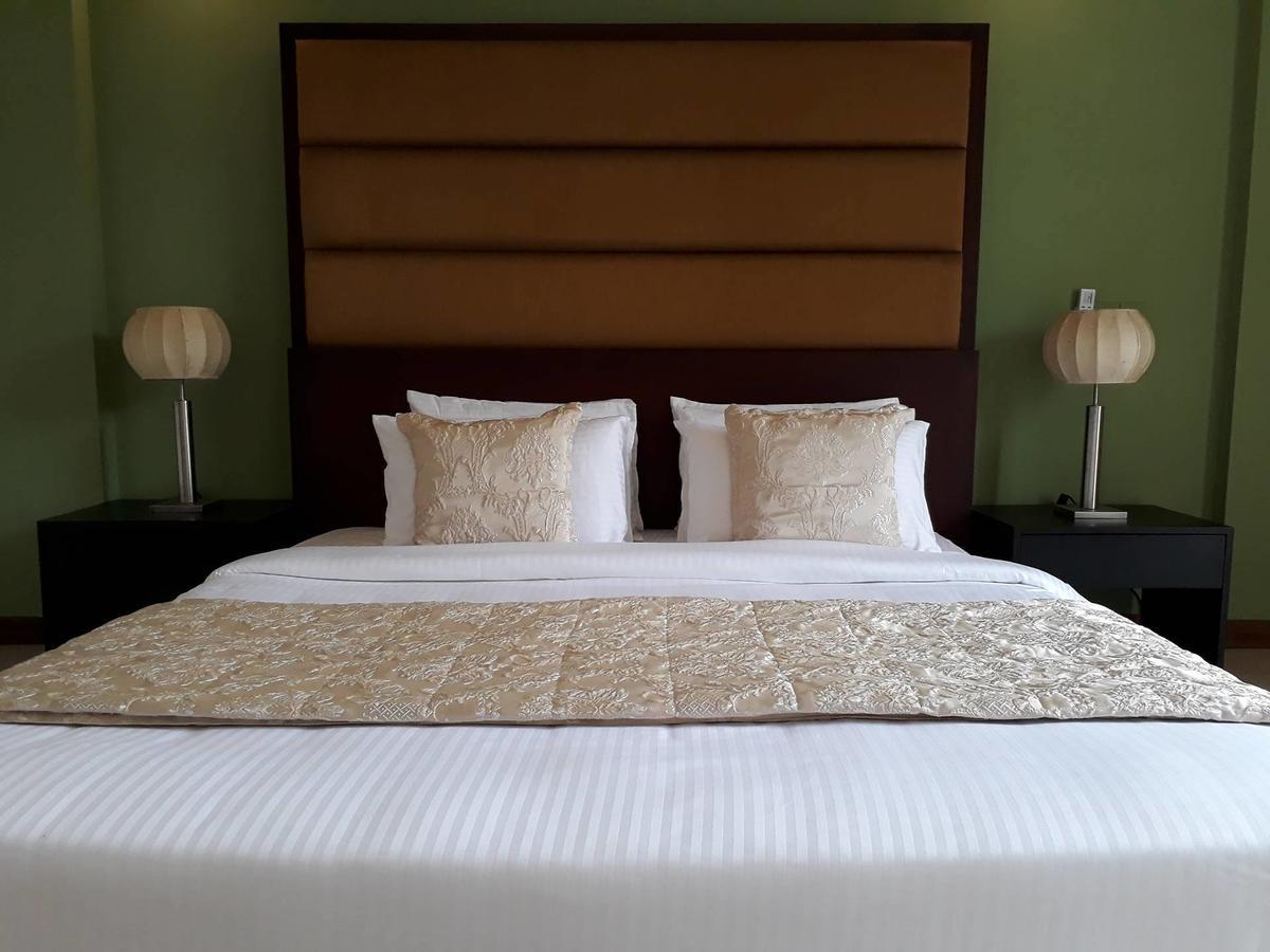 Aston Luxury Apartments Коломбо Экстерьер фото